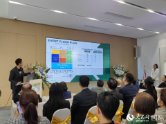 <b>人平易近网记者杨一摄泰密院大臣格森·瓦塔纳猜</b>